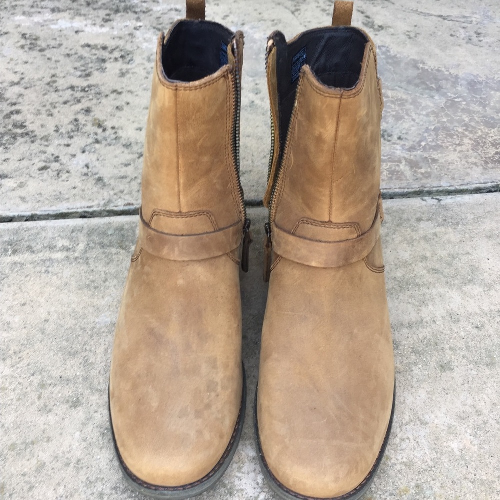 Teva suede leather boots